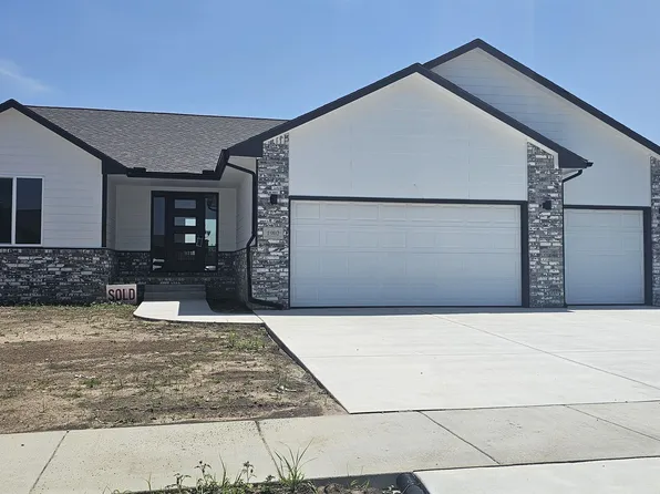 1902 S Lynnrae St, Wichita, KS 67207