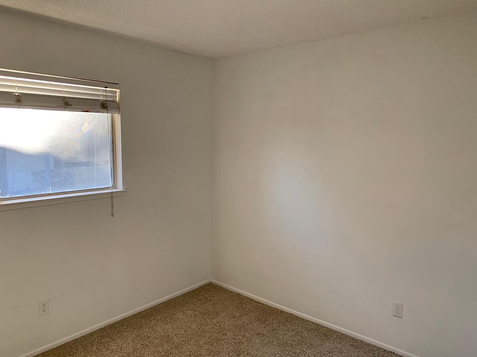 1st image of 823 E Lugonia Ave