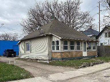 2 bed, 774 sqft, $1,049 — Photo 3
