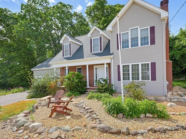 21 Winsor Dr, North Attleboro, MA 02760