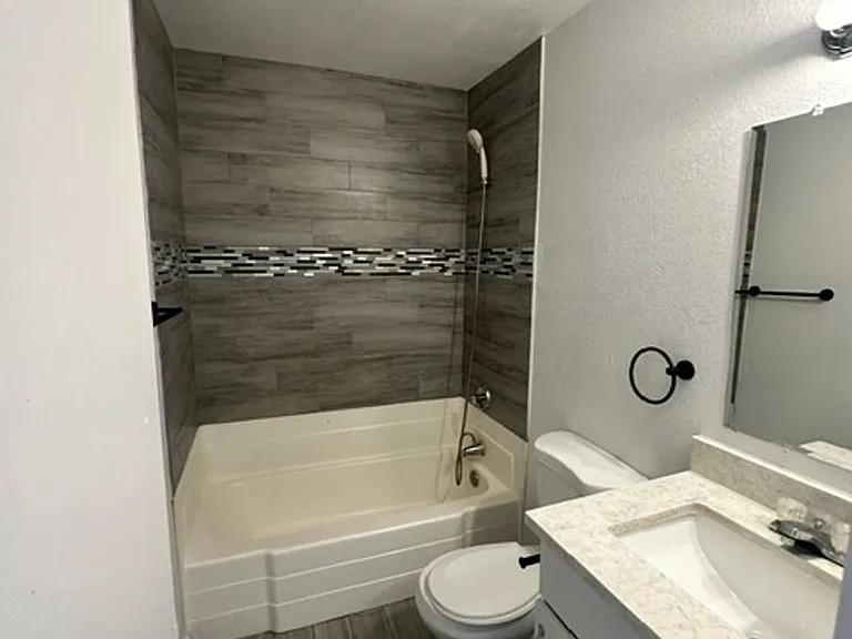 5318 W Turney Ave — Photo 12