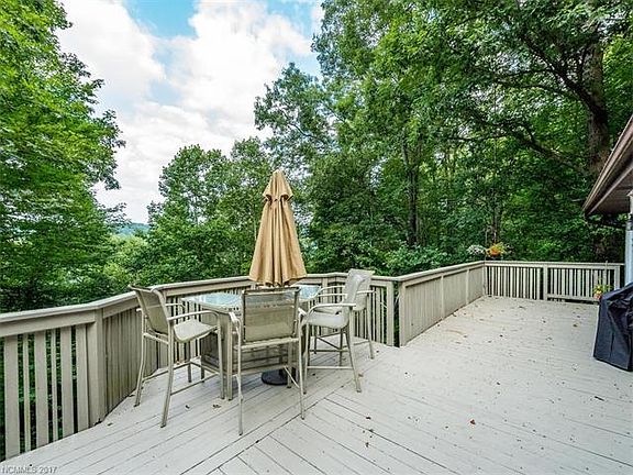 3rd image of 46 Honey Locust Dr