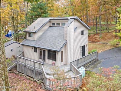262 Fawn Lake Dr, Hawley, PA, 18428