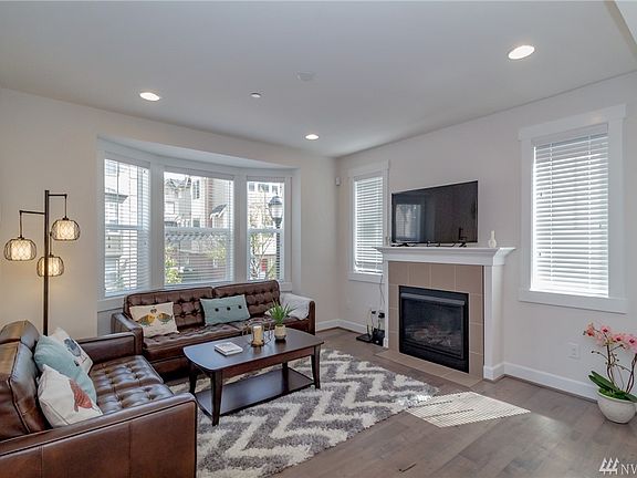 5th image of 1355 Brooklyn Walk NE #16.6