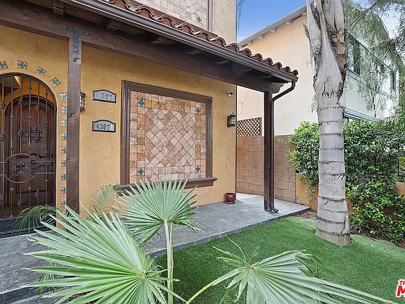 5th image of 4307 1/2 S Centinela Ave