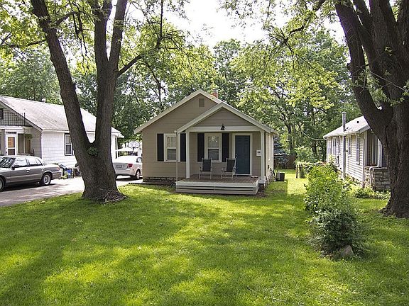 Large front yard and porch