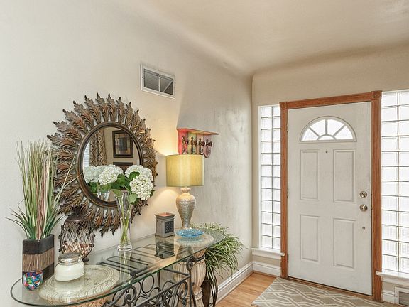 5th image of 8837 White Ave