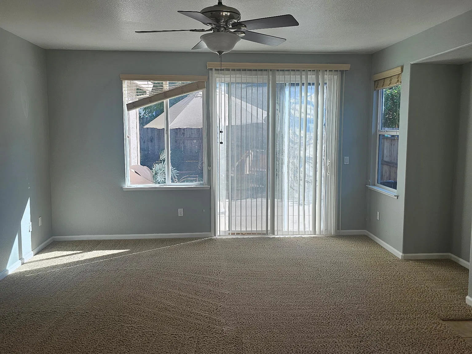 4 bed, 1870 sqft, $3,200 — Photo 4
