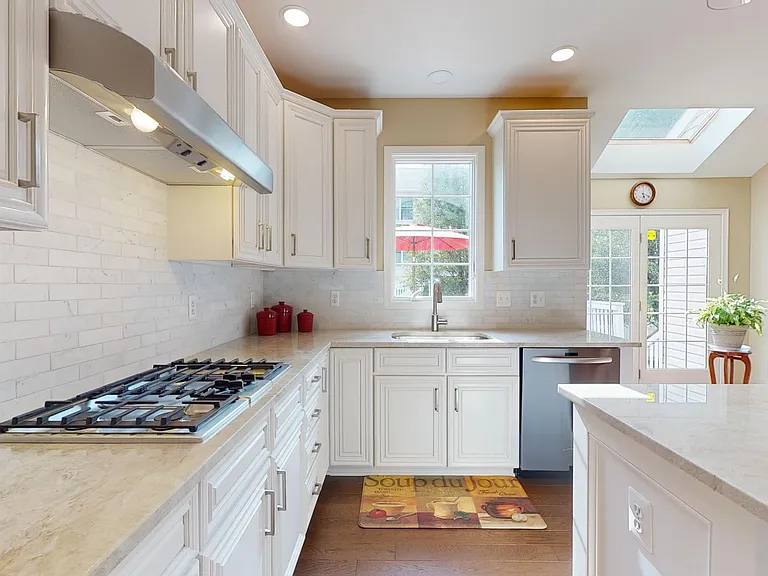 43911 Camellia St — Photo 16