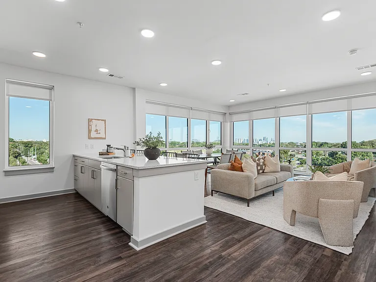 445 Park Commons — Photo 23