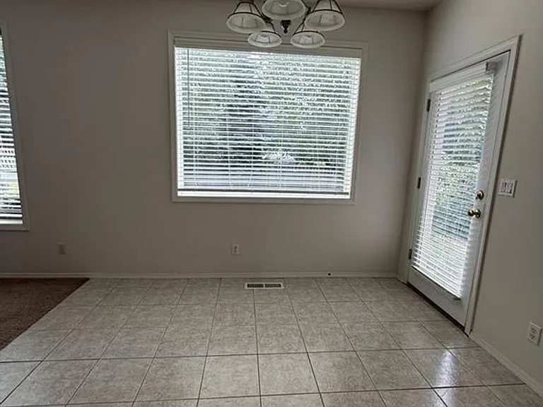 12556 NW Brimpton Ct — Photo 6