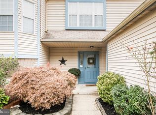 39 Willow Bend Dr, Hamilton, NJ 08690