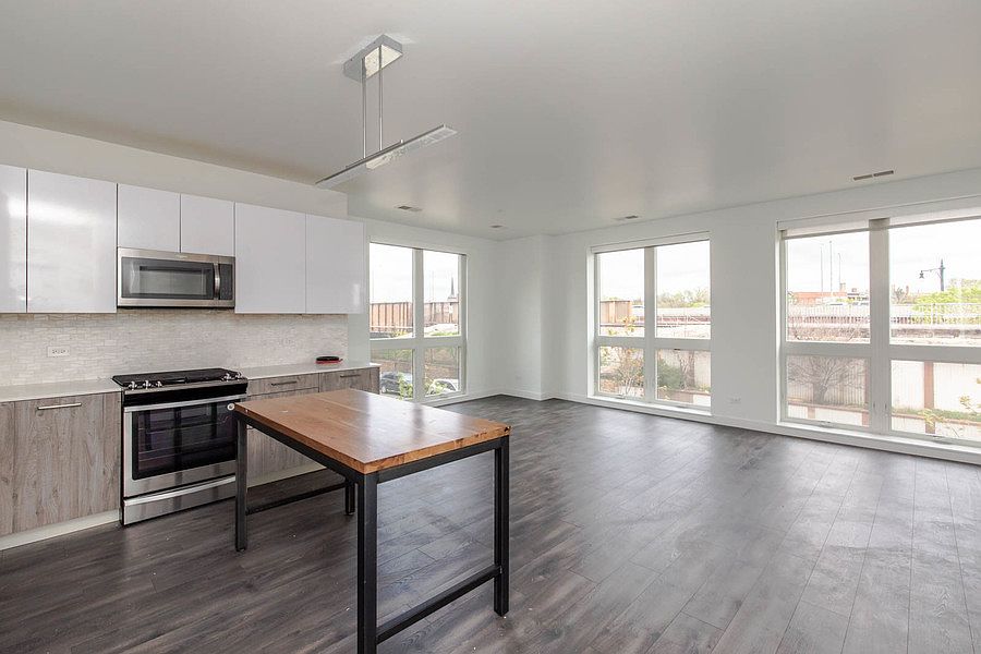 1st image of 3968 N Avondale Ave #2A