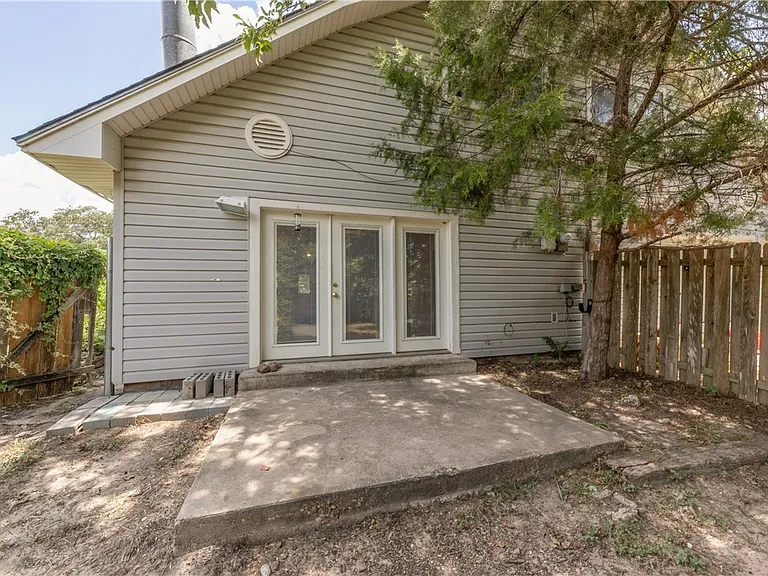 1200 Holik Dr #B — Photo 13