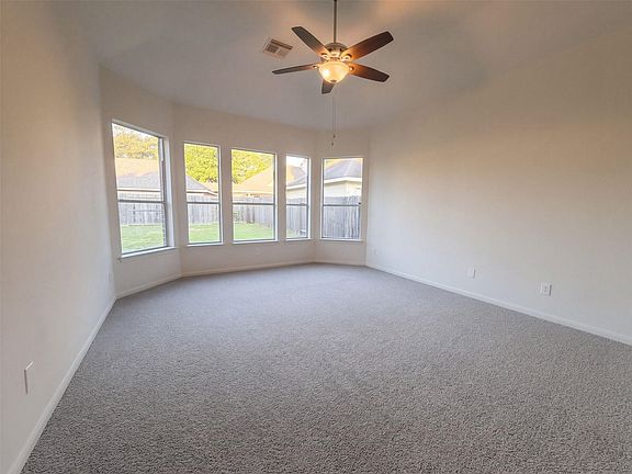 3rd image of 9019 Sunny Ridge Dr