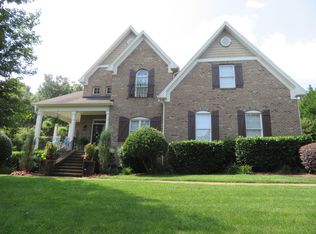 10 Woods Edge Ct, Greenville, SC 29615