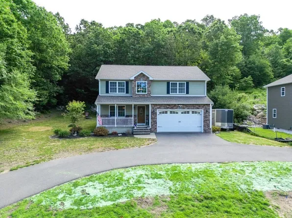 3 Heritage Ln, Monson, MA 01057