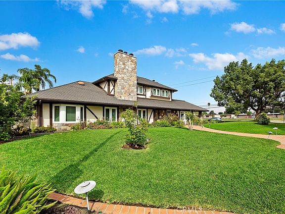 3rd image of 3694 Parkside Dr