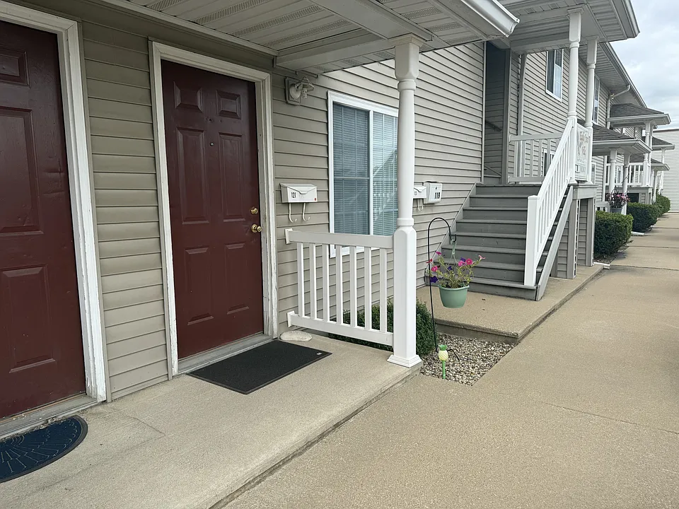 125 S Main St