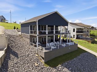 579 Sherwood Dr, Gilbertsville, KY 42044