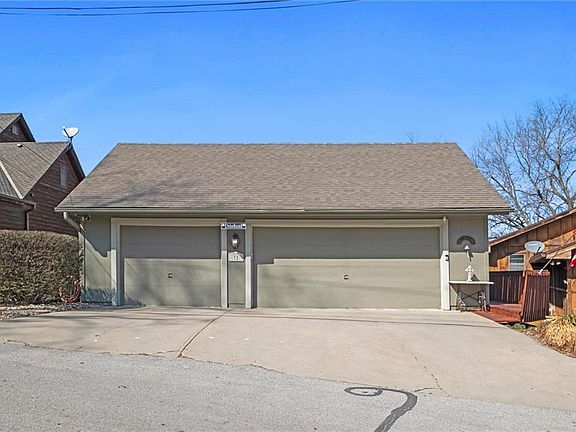 3rd image of 32 Beach Dr