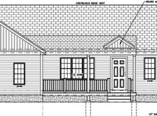 82 Pierce St, Rochester, MA 02770