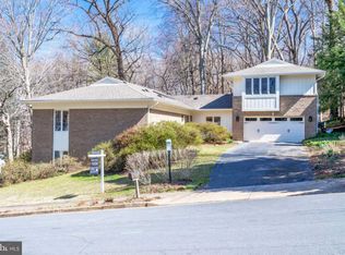 4127 Round Hill Rd, Arlington, VA 22207