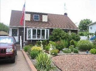 1041 Sherman Dr, Franklin Square, NY 11010