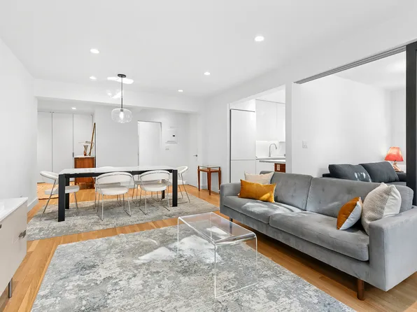 30 East 9th Street image 3 of 10