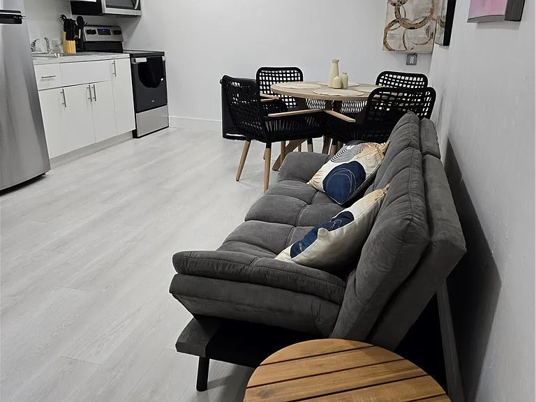 4325 SW 7th Ave — Photo 7