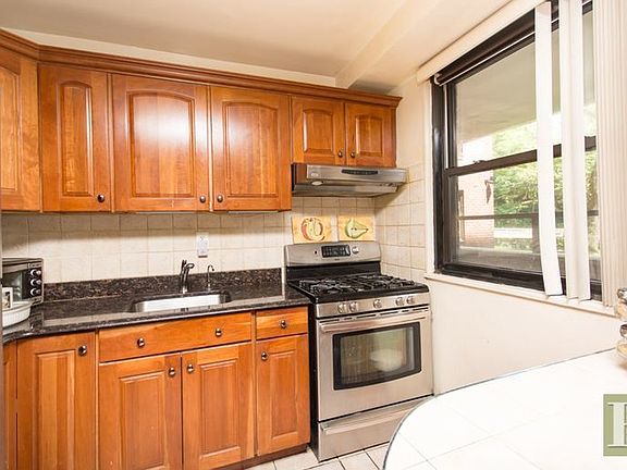 4th image of 4901 Henry Hudson Pkwy W APT 1B