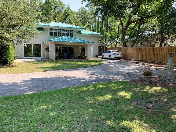 2nd image of 728 Jacobs Creek Ln