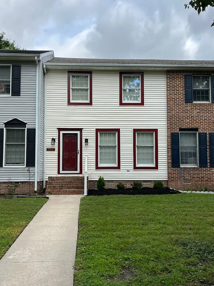 Building Photo - 909 Tamarac Dr
