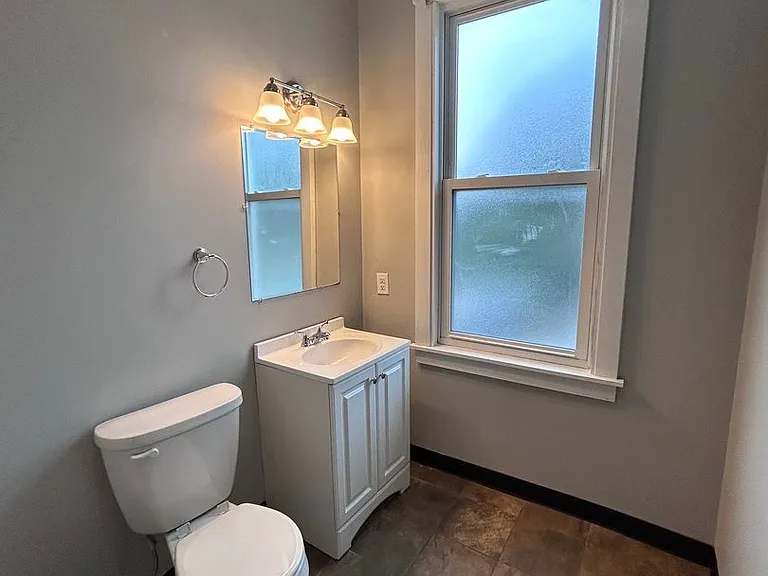 2240 Wilson Ave — Photo 13