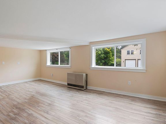 3rd image of 12 Bradley Street