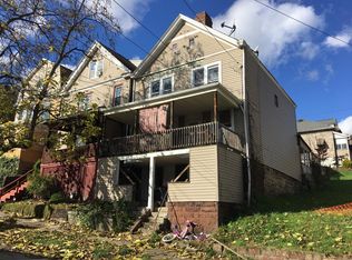 352 3rd St, Pitcairn, PA 15140