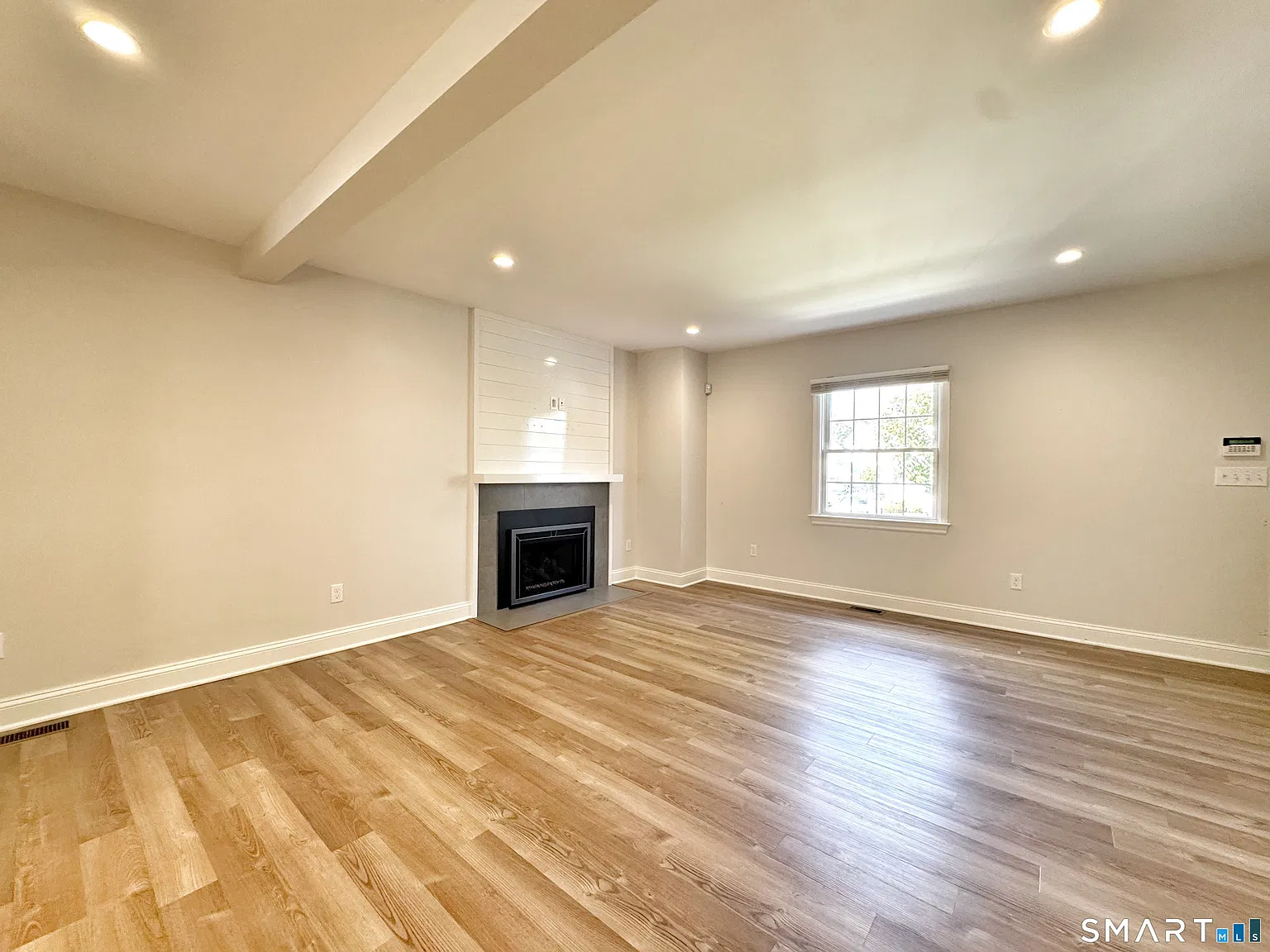 3 bed, 3.0 bath, 2000 sqft, $5,195 — Photo 3