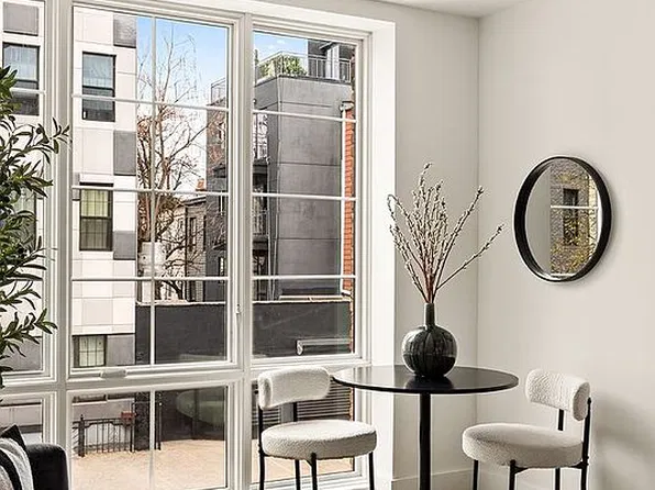 40 Schaefer St #3A, Brooklyn, NY 11207
