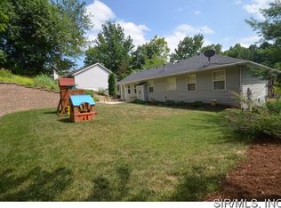 302 Autumn Ridge Dr, Collinsville, IL 62234