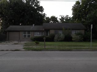 117 E Wilkins St, Angleton, TX 77515