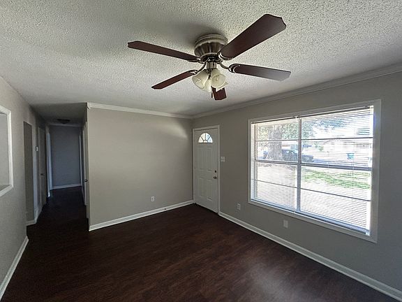 5th image of 2585 Hillcrest Cv