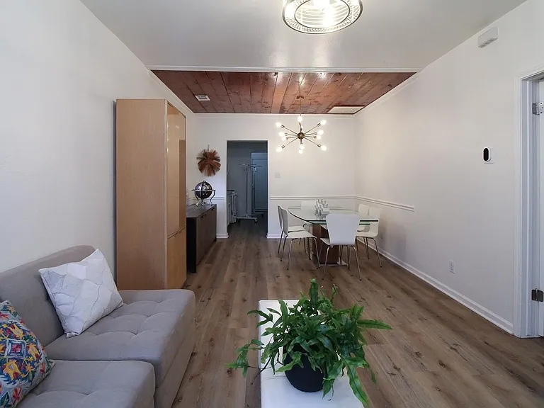 5411 Hudson St — Photo 6