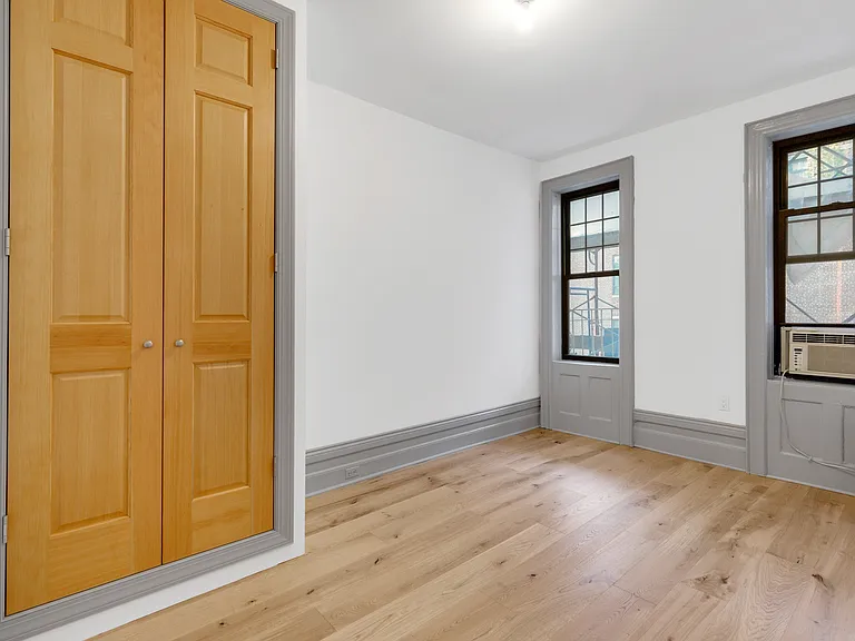 145 W 12th St #6-2 — Photo 4
