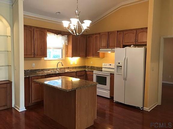 2nd image of 19 Radcliffe Dr