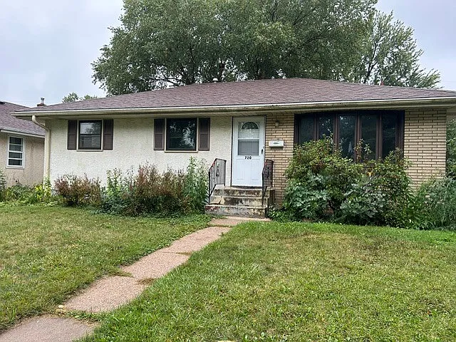 3 bed, 1600 sqft, $2,200 — Photo 1