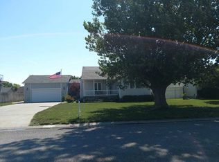 409 Runyan Ave, Dodge City, KS 67801