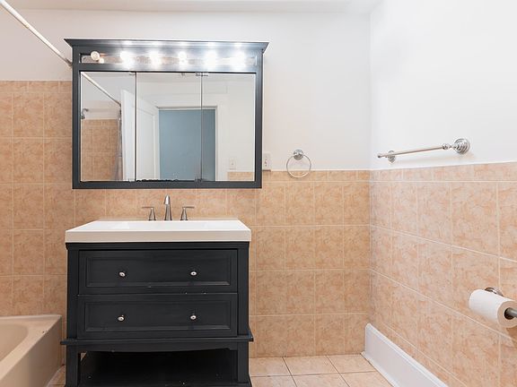 5th image of 80 Linden Ave #1