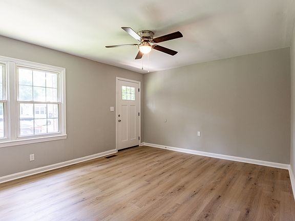 4th image of 225 Vreeland St