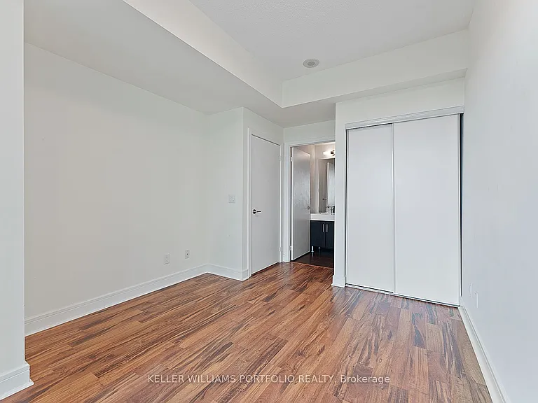 35 Brian Peck Cres #910 — Photo 18