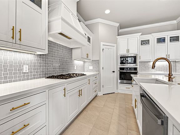 5th image of 6414 S 62nd St